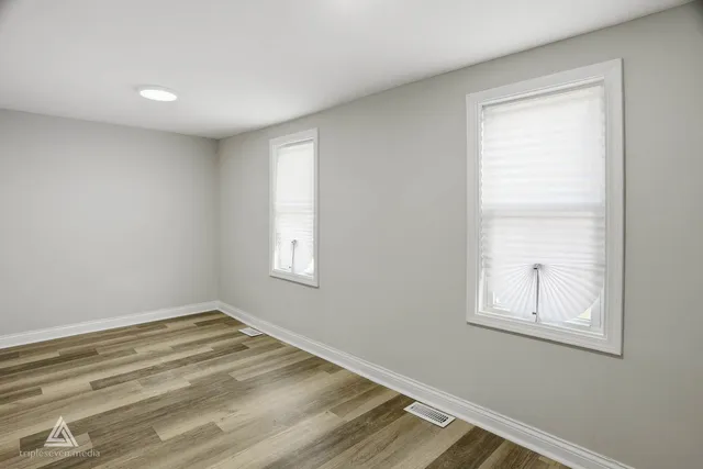 a view of empty room with window