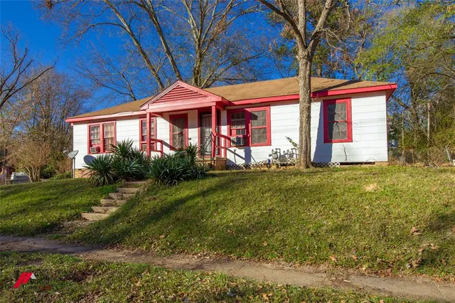 a front view of house with yard