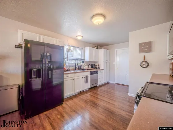 $420,000 | 208 Bow Street, Douglas, WY 82633