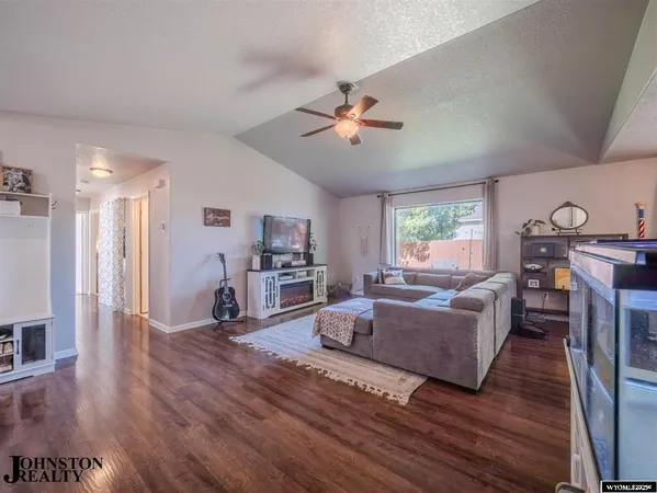 $420,000 | 208 Bow Street, Douglas, WY 82633