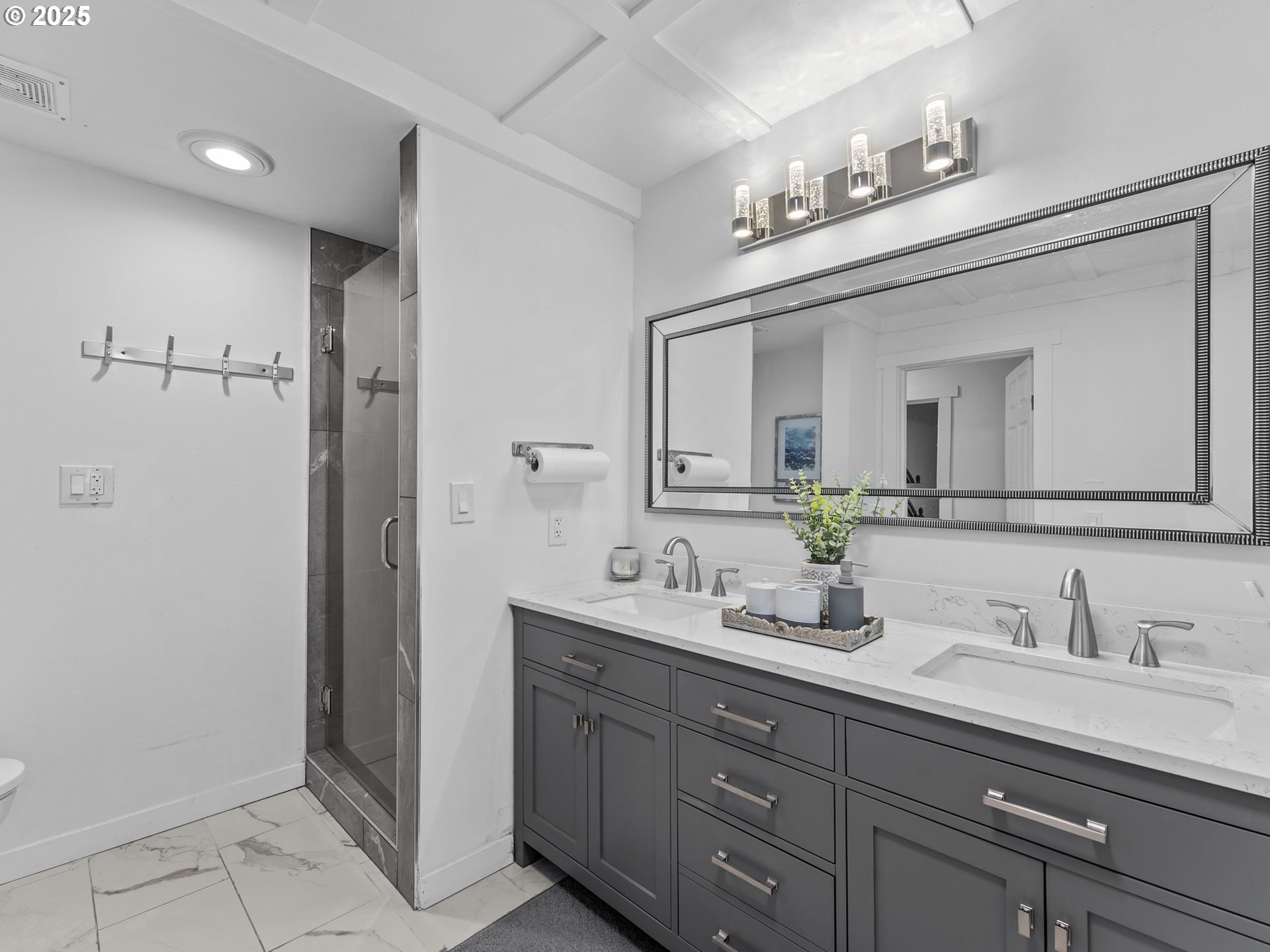 15095 Southwest Weir Road Beaverton, OR 97007 - Photo 33 of 45