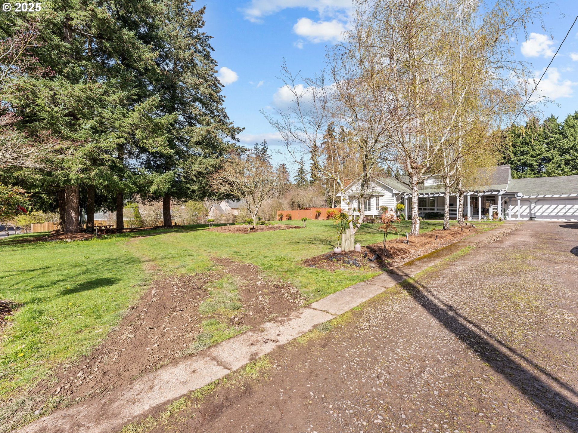 15095 Southwest Weir Road Beaverton, OR 97007 - Photo 8 of 45