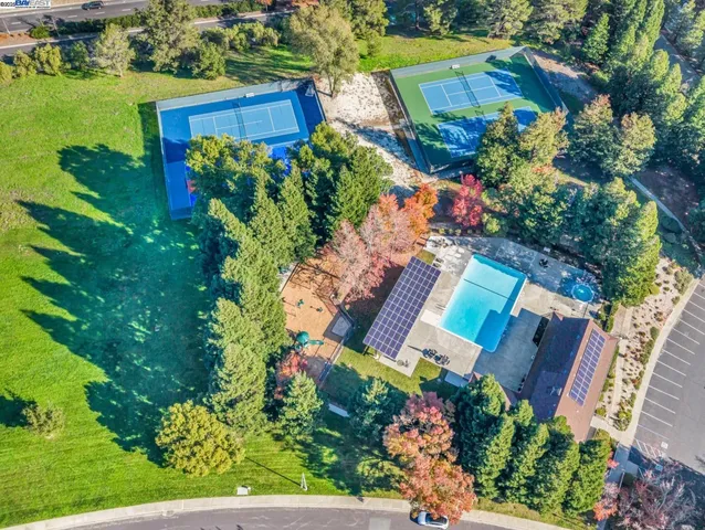 $1,395,000 | 1301 Strawberry Court, Danville, CA 94526