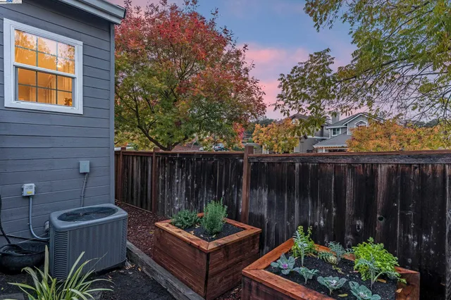 $1,395,000 | 1301 Strawberry Court, Danville, CA 94526