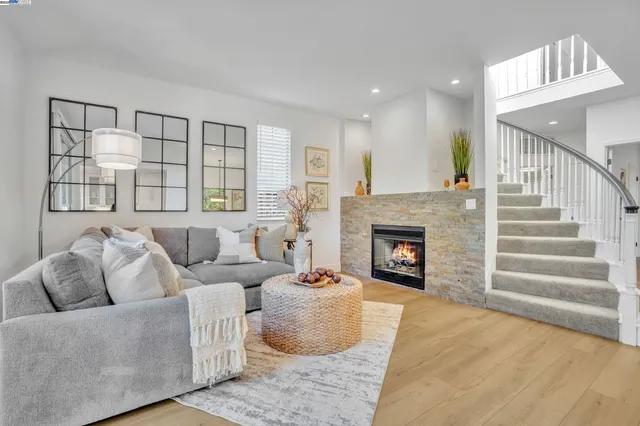 $1,395,000 | 1301 Strawberry Court, Danville, CA 94526