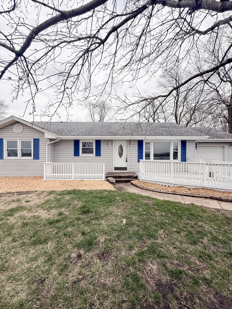 2308 2010 East Watseka, IL 60970 - Photo 3 of 32
