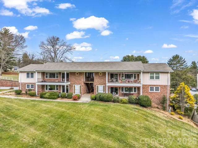 $245,000 | 410 Golf View Condo Lane, Unit 2A, Hendersonville, NC 28739