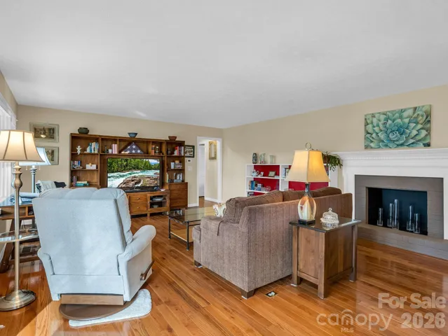 $245,000 | 410 Golf View Condo Lane, Unit 2A, Hendersonville, NC 28739