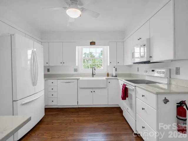 $245,000 | 410 Golf View Condo Lane, Unit 2A, Hendersonville, NC 28739