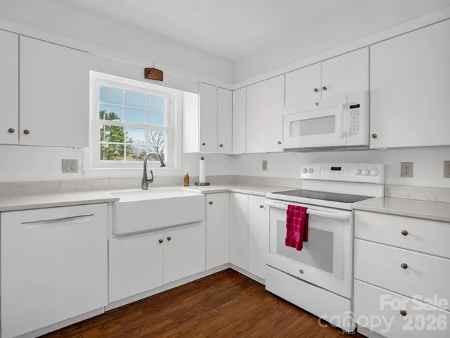 $245,000 | 410 Golf View Condo Lane, Unit 2A, Hendersonville, NC 28739