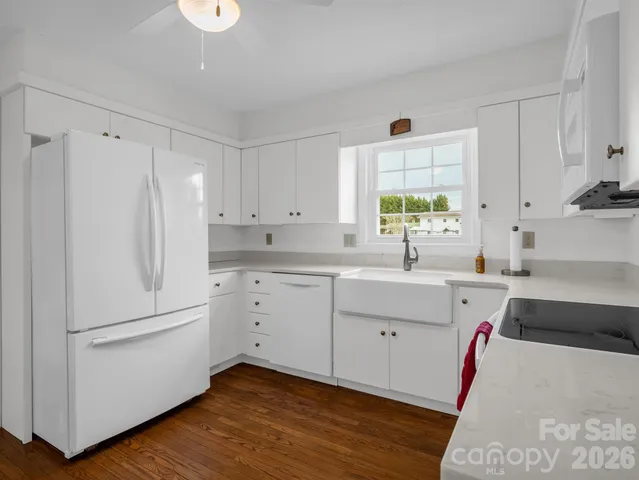 $245,000 | 410 Golf View Condo Lane, Unit 2A, Hendersonville, NC 28739