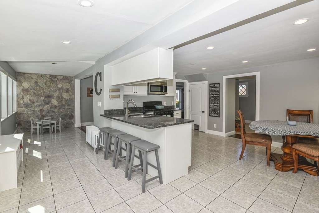 205 Curve Street Dedham, MA 02026 - Photo 12 of 35