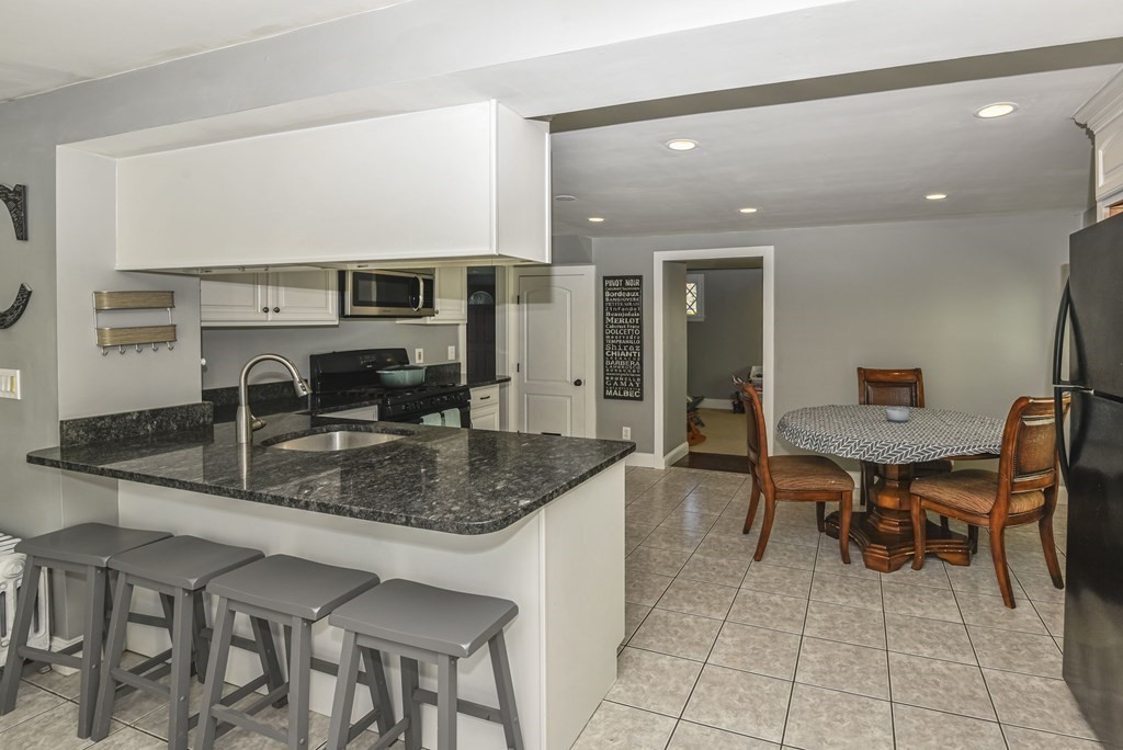 205 Curve Street Dedham, MA 02026 - Photo 13 of 35