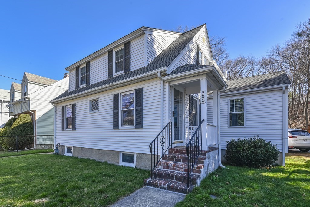 205 Curve Street Dedham, MA 02026 - Photo 2 of 35