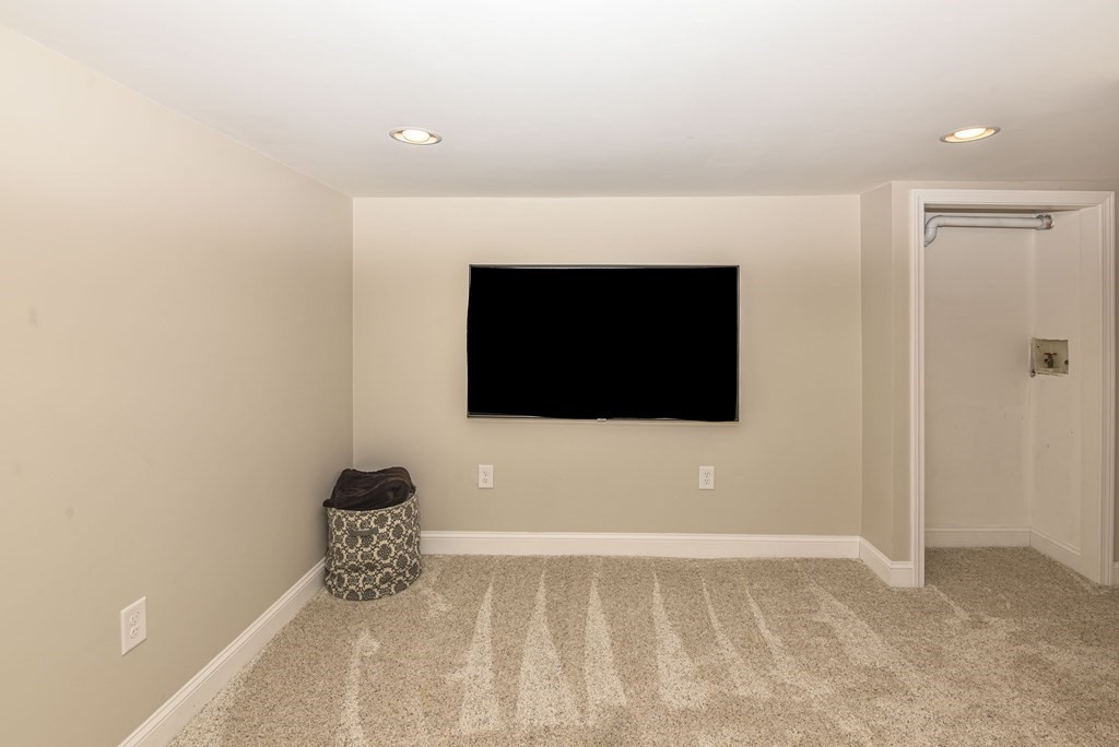 205 Curve Street Dedham, MA 02026 - Photo 27 of 35