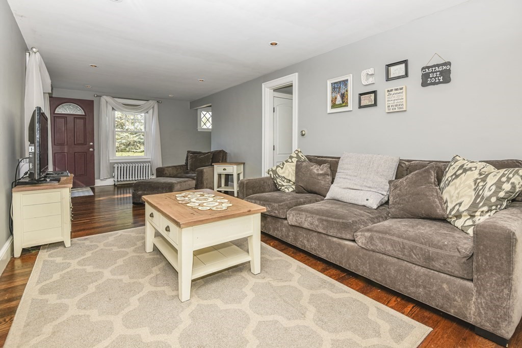 205 Curve Street Dedham, MA 02026 - Photo 5 of 35