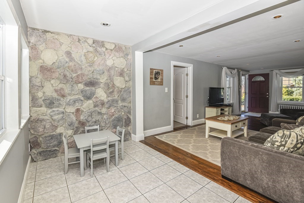 205 Curve Street Dedham, MA 02026 - Photo 7 of 35