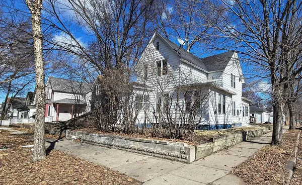 $265,000 | 922 North Woodbridge Street, St. Paul, MN 55117