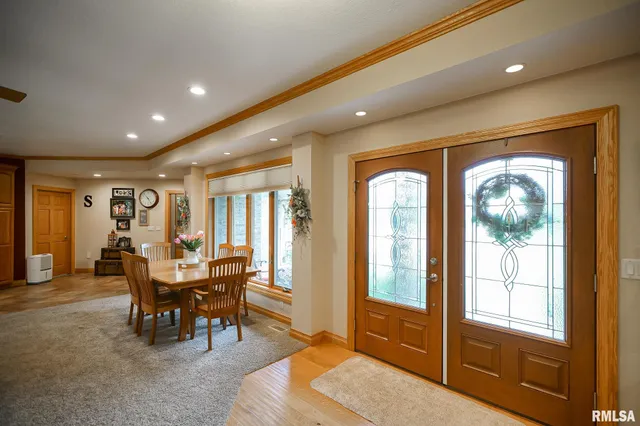 $525,000 | 300 Oak Valley Drive, Goodfield, IL 61742