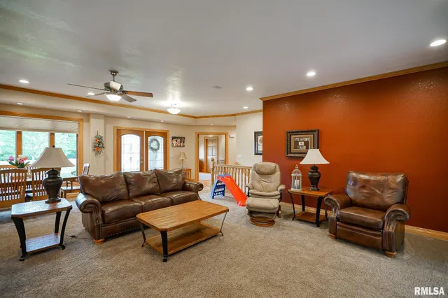 $525,000 | 300 Oak Valley Drive, Goodfield, IL 61742