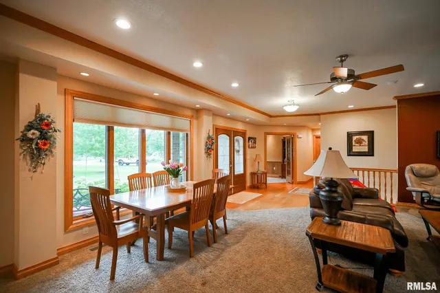 $525,000 | 300 Oak Valley Drive, Goodfield, IL 61742