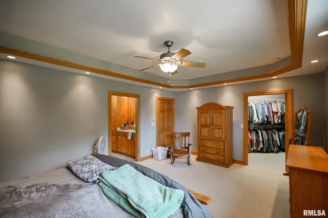 $525,000 | 300 Oak Valley Drive, Goodfield, IL 61742