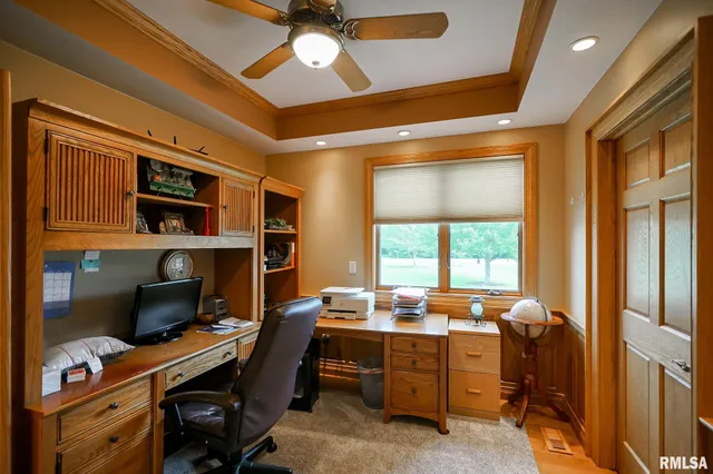 $525,000 | 300 Oak Valley Drive, Goodfield, IL 61742