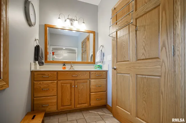 $525,000 | 300 Oak Valley Drive, Goodfield, IL 61742