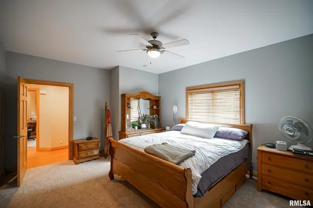 $525,000 | 300 Oak Valley Drive, Goodfield, IL 61742