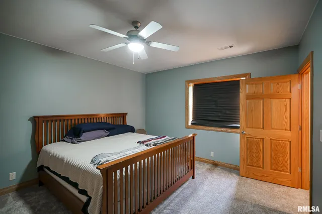 $525,000 | 300 Oak Valley Drive, Goodfield, IL 61742