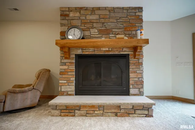 $525,000 | 300 Oak Valley Drive, Goodfield, IL 61742