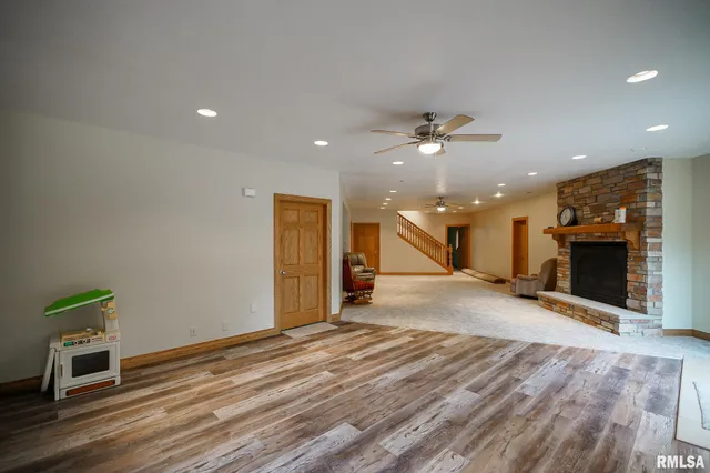 $525,000 | 300 Oak Valley Drive, Goodfield, IL 61742