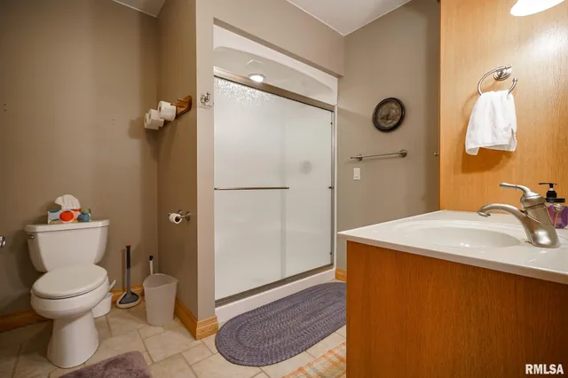 $525,000 | 300 Oak Valley Drive, Goodfield, IL 61742