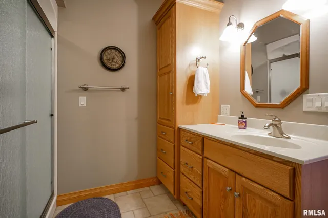 $525,000 | 300 Oak Valley Drive, Goodfield, IL 61742