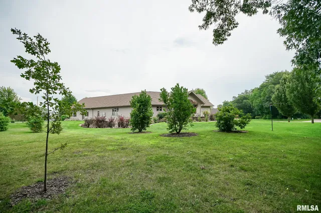 $525,000 | 300 Oak Valley Drive, Goodfield, IL 61742