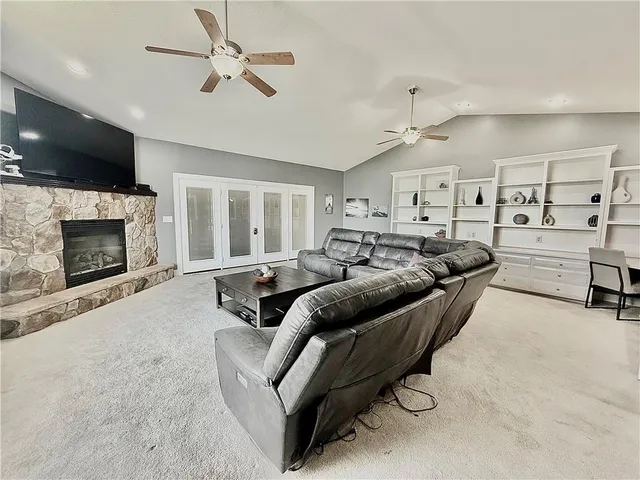 $579,000 | 27119 Southridge Drive, Maryville, MO 64468