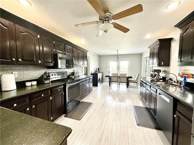 $579,000 | 27119 Southridge Drive, Maryville, MO 64468