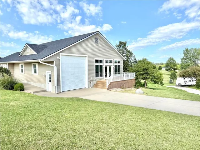 $579,000 | 27119 Southridge Drive, Maryville, MO 64468