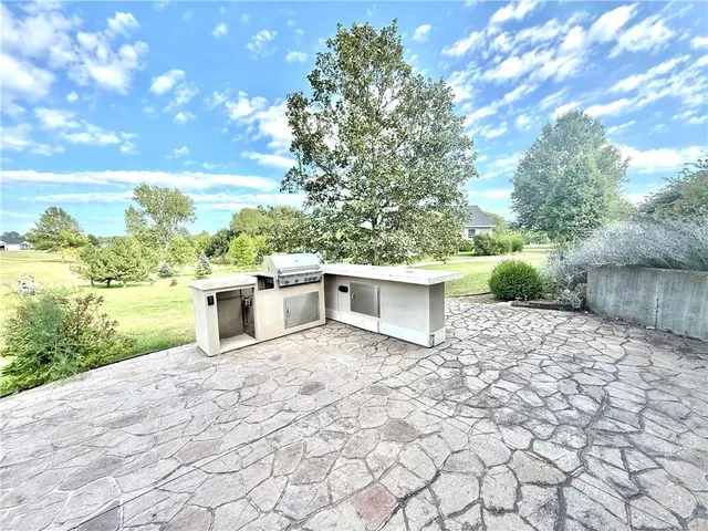 $579,000 | 27119 Southridge Drive, Maryville, MO 64468