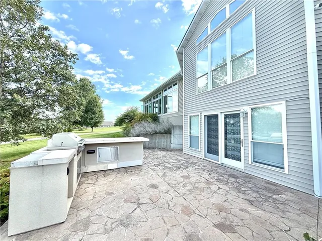 $579,000 | 27119 Southridge Drive, Maryville, MO 64468