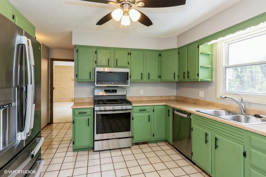 1568 Jasmine Road St. Joseph, MI 49085 - Photo 6 of 24 Kitchen from Dining