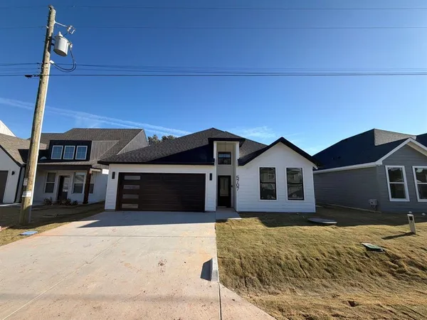 $2,100 | 5707 Barkridge Drive, Granbury, TX 76048