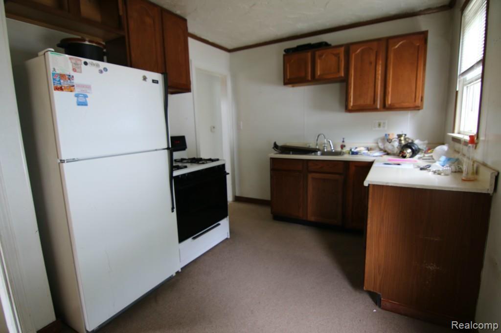 5240 Howe Road Wayne, MI 48184 - Photo 12 of 21