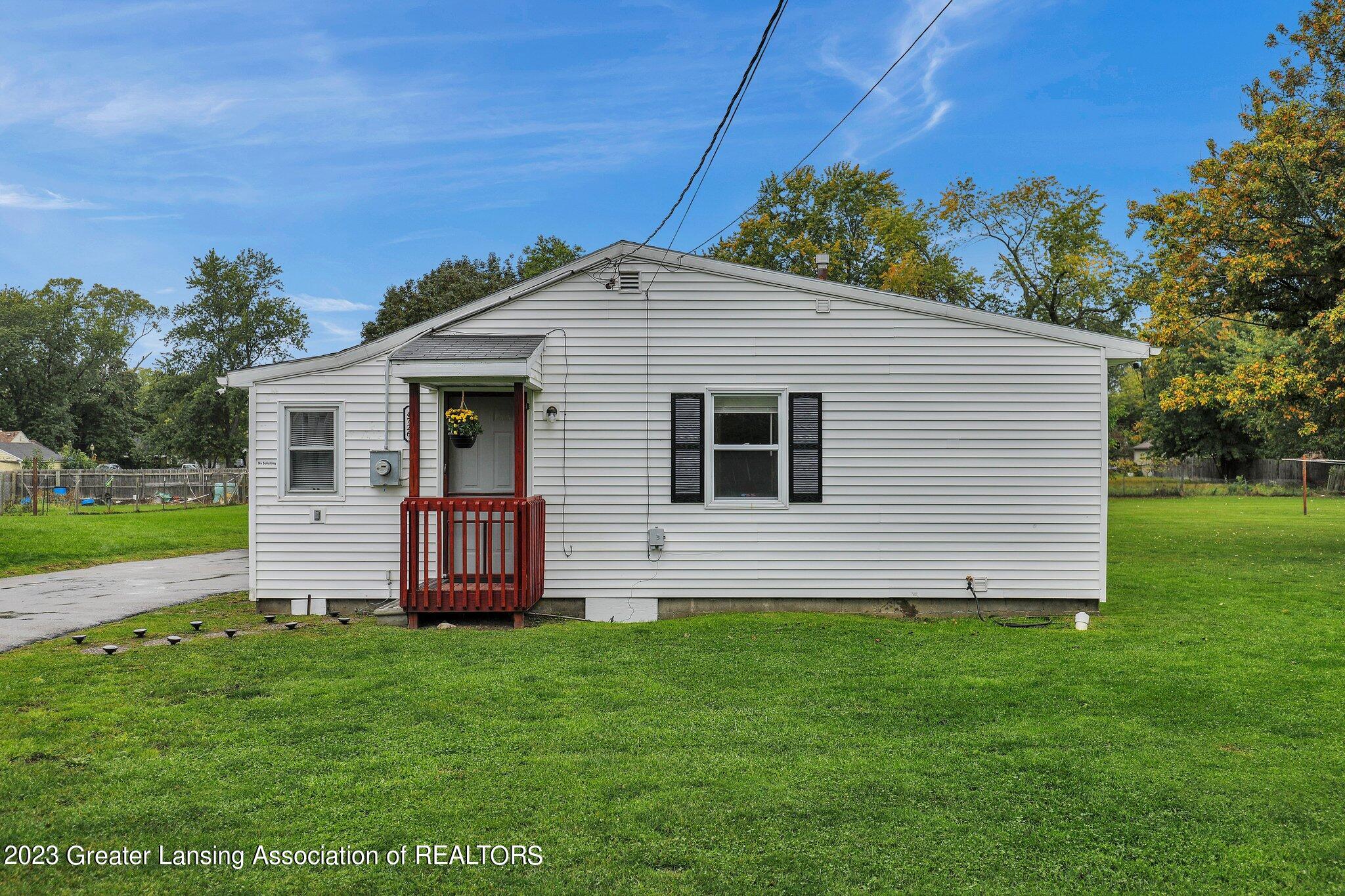 4726 Hughes Road Lansing, MI 48910 - Photo 3 of 21 3-web-or-mls-Open Ended Media-2