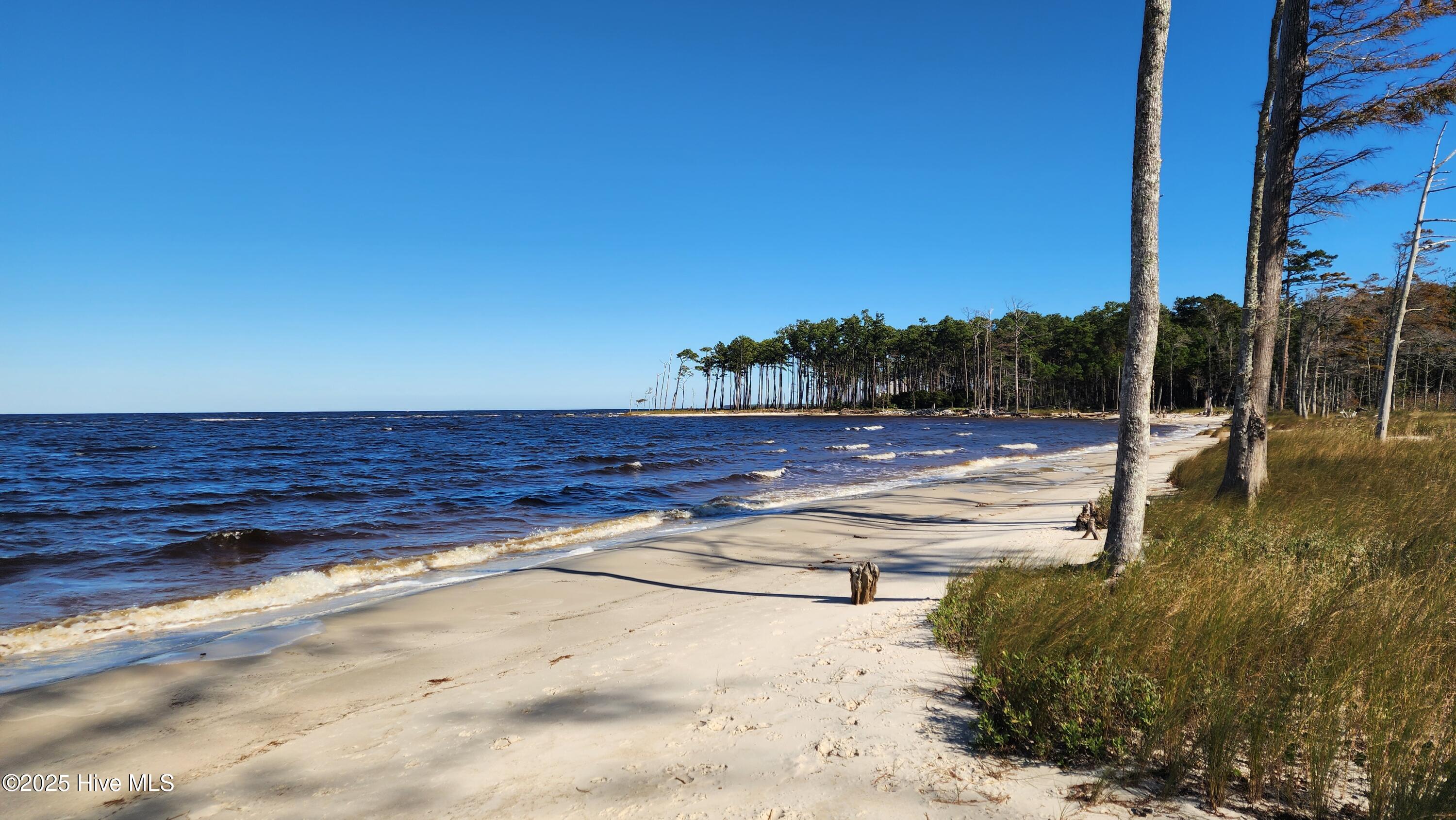 112 Sandy Point Drive Beaufort, NC 28516 - Photo 17 of 27 20241018_143259