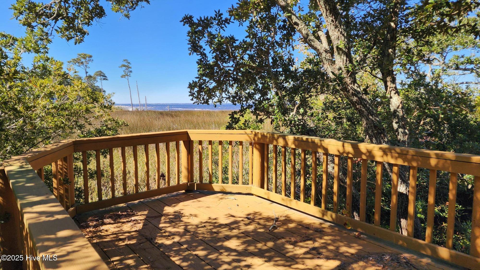 112 Sandy Point Drive Beaufort, NC 28516 - Photo 9 of 27 20241018_140828