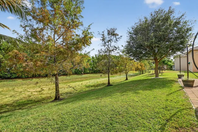 $549,000 | 830 Palm Tree Lane, West Palm Beach, FL 33415