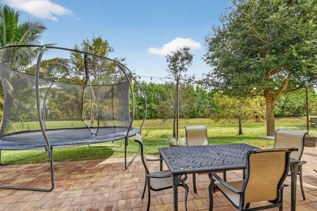 $549,000 | 830 Palm Tree Lane, West Palm Beach, FL 33415