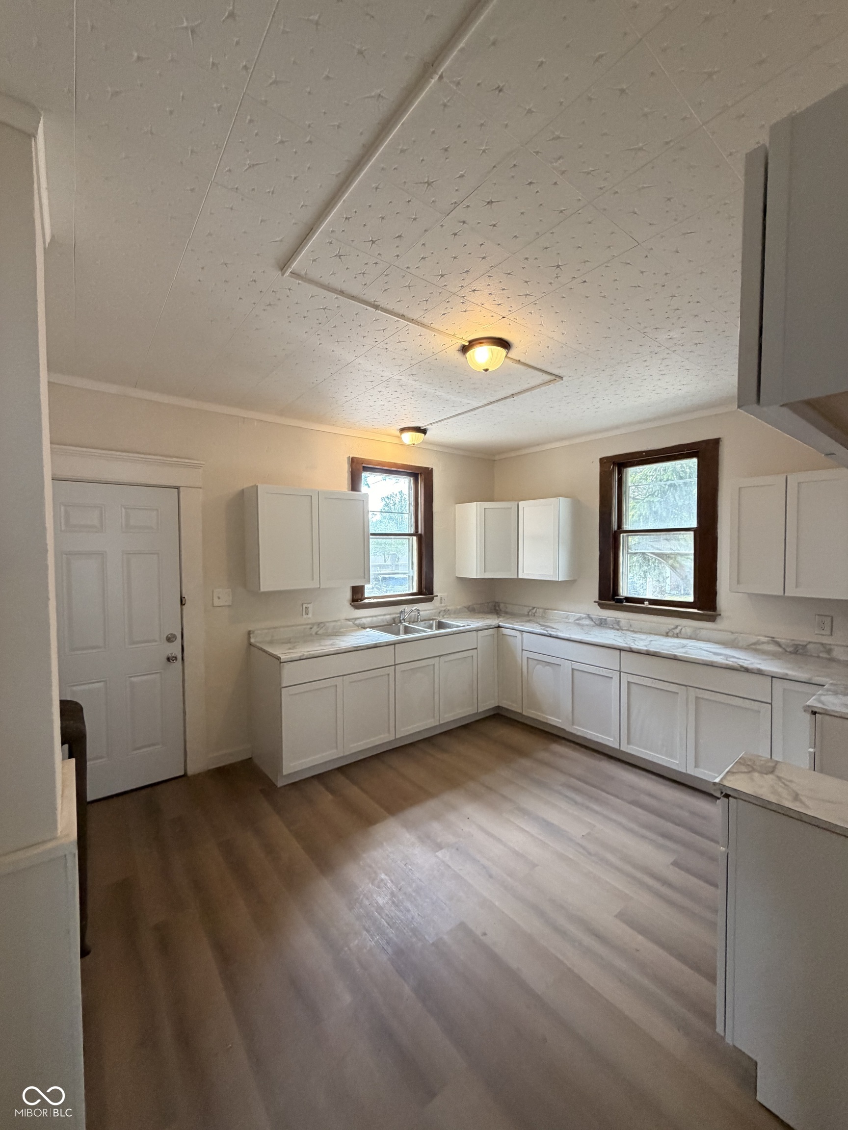 1015 Delaware Street Anderson, IN 46016 - Photo 12 of 33