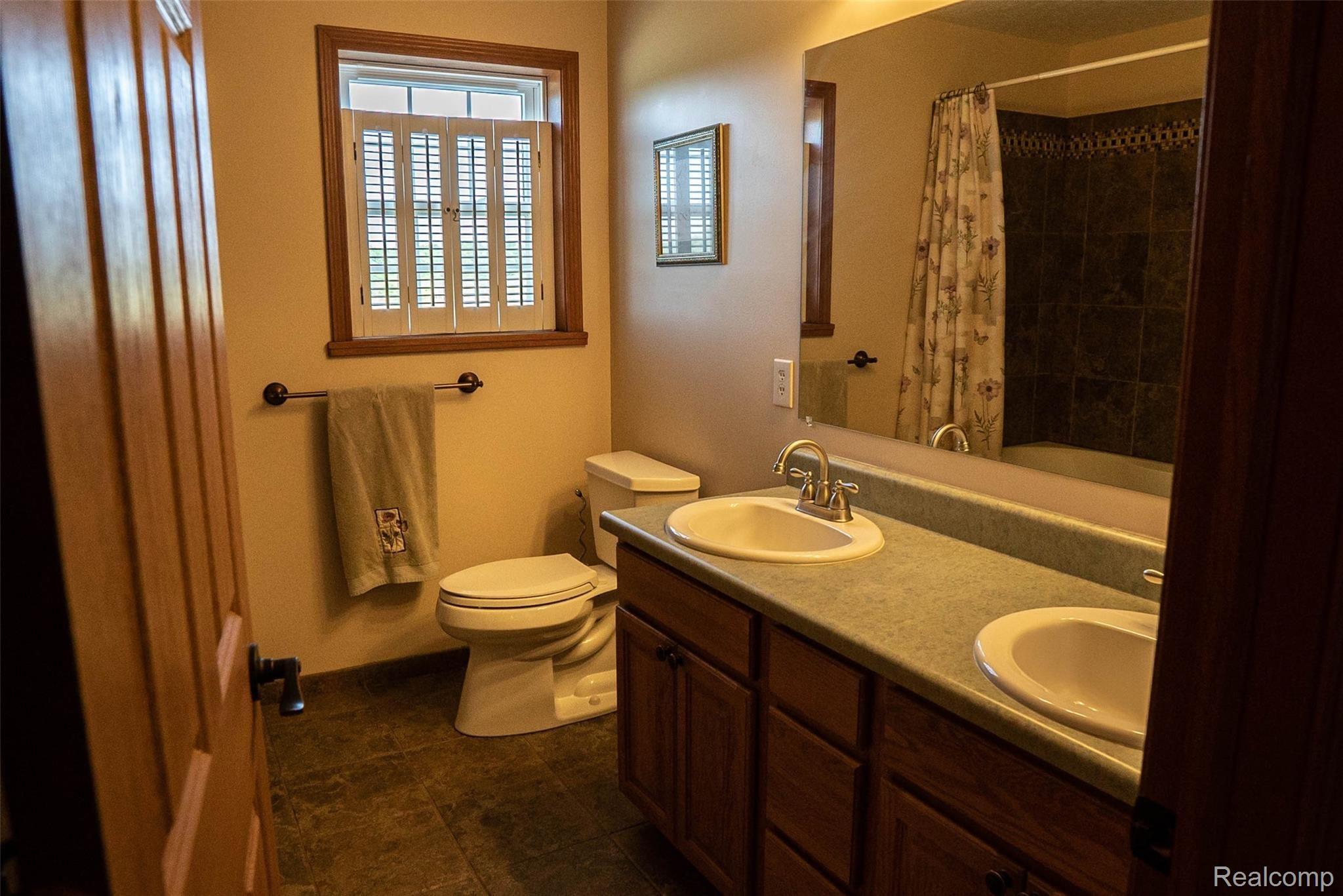1155 Morris Road Lapeer, MI 48446 - Photo 27 of 47 Master bathroom
